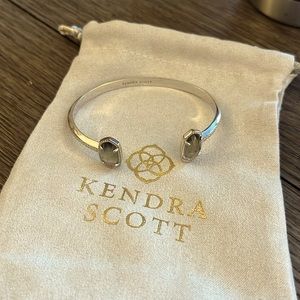 Kendra Scott Silver Cuff Bracelet in Grey Iridescent Glass.